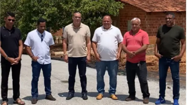 Prefeito de Monte do Carmo acompanha obras de asfaltamento no setor Vila Nova
